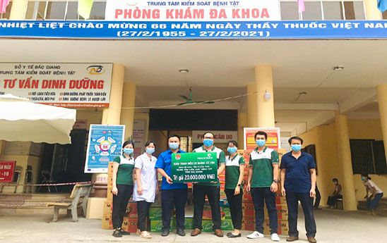 Vietcombank Sóc Sơn “San sẻ yêu thương, chung tay vượt qua đại dịch”