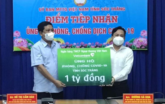 Vietcombank tiếp tục hỗ trợ tỉnh Sóc Trăng công tác phòng, chống dịch Covid-1