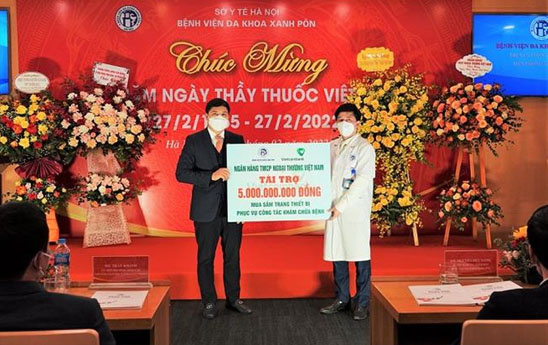 Vietcombank trao tặng 5 tỷ đồng cho Bệnh viện đa khoa Xanh Pôn