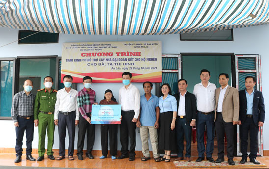 VietinBank Hải Phòng hỗ trợ kinh phí xây dựng 2 nhà Đại đoàn kết năm 2021