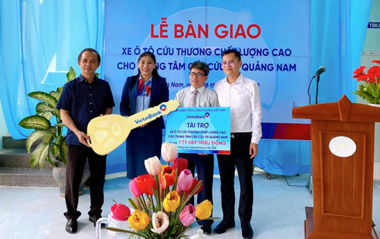 VietinBank tài trợ xe ô tô cứu thương chất lượng cao cho tỉnh Quảng Nam