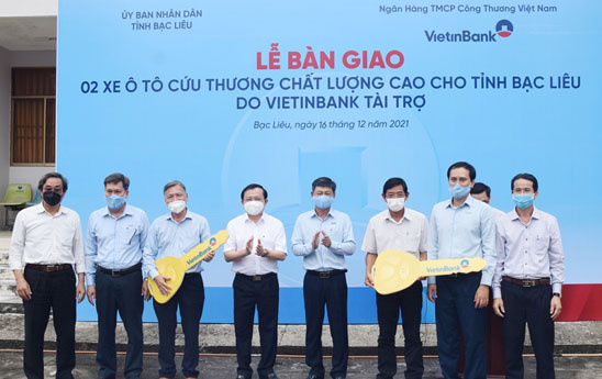 VietinBank tặng 2 xe cứu thương chất lượng cao cho tỉnh Bạc Liêu