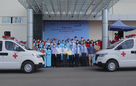 VietinBank trao tặng 2 xe cứu thương chất lượng cao cho tỉnh Sơn La
