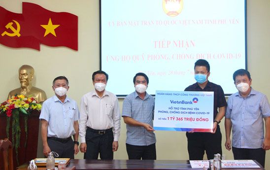 VietinBank trao tặng Phú Yên 1 tỷ 365 triệu đồng phòng, chống dịch COVID-19
