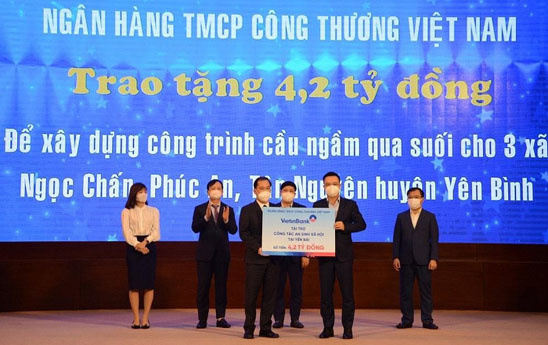 VietinBank trao tặng 4,2 tỷ đồng an sinh xã hội tại tỉnh Yên Bái