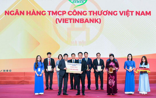 VietinBank ủng hộ 1 tỷ đồng chung tay vì người nghèo