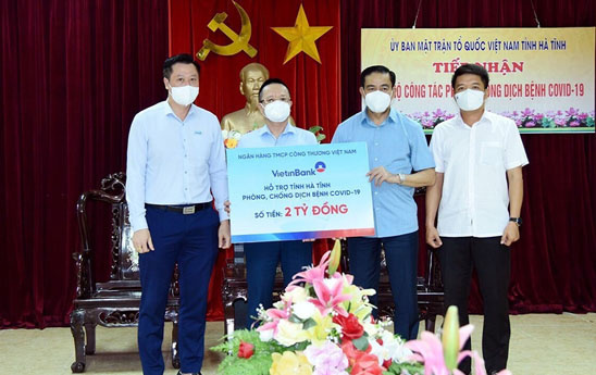VietinBank ủng hộ Hà Tĩnh 2 tỷ phòng, chống dịch COVID-19