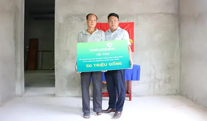 Vietcombank tặng nhà tình nghĩa cho gia đình thương binh