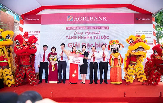 Agribank trao thưởng 01 tỷ đồng cho khách hàng trúng giải đặc biệt chương trình “Cùng Agribank - Tăng nhanh Tài Lộc”