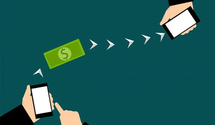 Giả thông báo chuyển tiền vào tài khoản cá nhân để lừa đảo