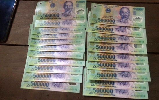 Công an thông báo đặc điểm của loại tiền giả mới xuất hiện