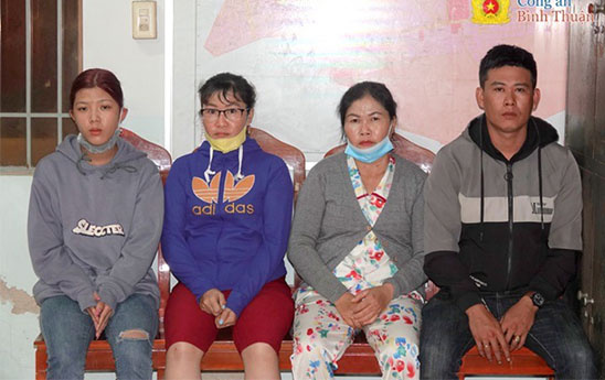 Cảnh giác với chiêu lừa mua hàng trả góp rồi mất hàng gánh nợ dịp cao điểm mua sắm cuối năm