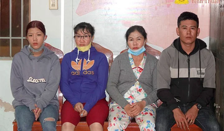 Cảnh giác với chiêu lừa mua hàng trả góp rồi mất hàng gánh nợ dịp cao điểm mua sắm cuối năm