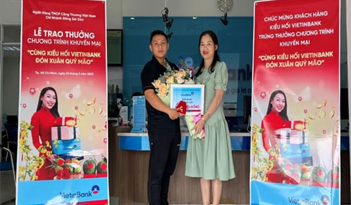 VietinBank trả thưởng cho 8 khách hàng trúng giải Nhất chương trình “Cùng kiều hối VietinBank đón Xuân Quý Mão”