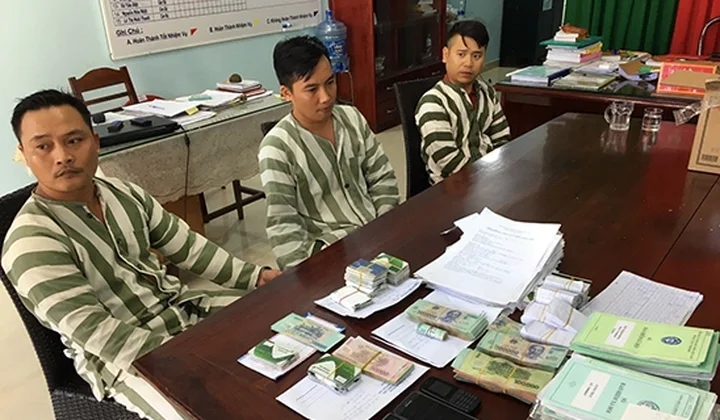 Góp phần "triệt" tín dụng đen