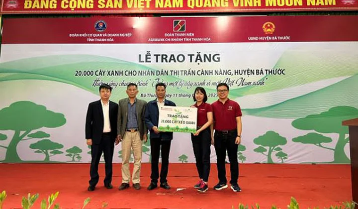Đoàn Thanh niên Agribank Thanh Hoá trao tặng 20.000 cây keo xanh