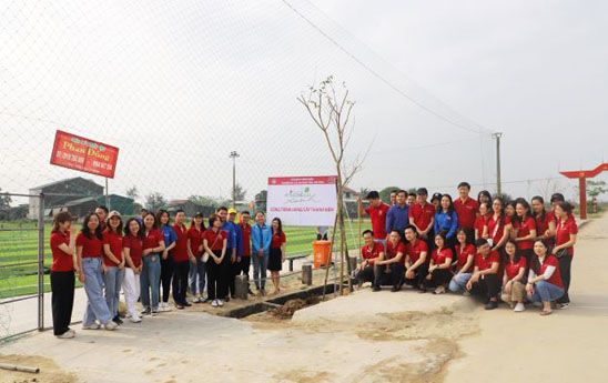 Đoàn thanh niên Agribank Hà Tĩnh phát động trồng cây xanh
