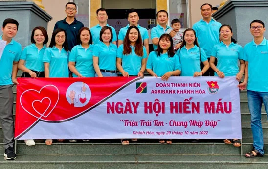 Đoàn viên Agribank Khánh Hòa tham gia “Ngày hội hiến máu tình nguyện ngành Ngân hàng Khánh Hòa”
