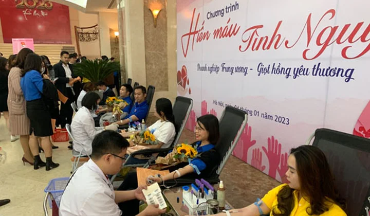 Hơn 500 cán bộ, đoàn viên Agribank tham gia hiến máu tình nguyện nhân dịp Xuân Quý Mão