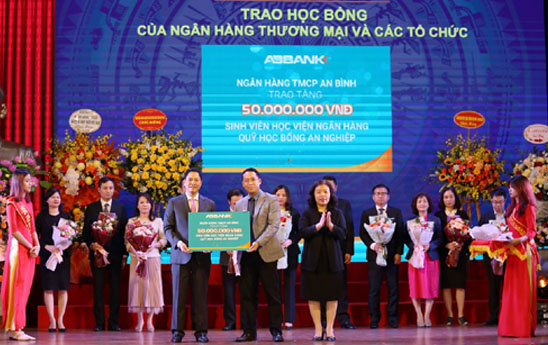 Quỹ học bổng An Nghiệp đồng hành cùng sinh viên hoàn hiện giấc mơ học tập và theo đuổi mục tiêu nghề nghiệp