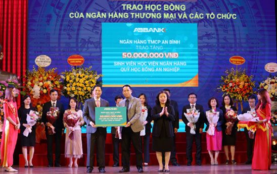 Quỹ học bổng An Nghiệp đồng hành cùng sinh viên hoàn hiện giấc mơ học tập và theo đuổi mục tiêu nghề nghiệp