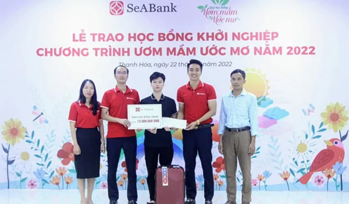 SeABank tự hào ghi nhận 14 em học sinh do Quỹ đỡ đầu tốt nghiệp THPT