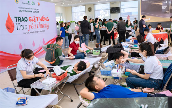 Vietcombank Kon Tum tổ chức ngày hội hiến máu nhân đạo
