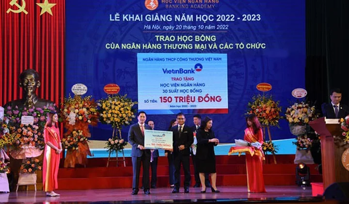 VietinBank tặng 30 suất học bổng cho sinh viên Học viện Ngân hàng