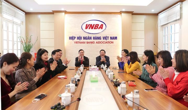 Chủ tịch Hội đồng Hiệp hội Ngân hàng gặp mặt, chúc Tết cán bộ, nhân viên Cơ quan Thường trực