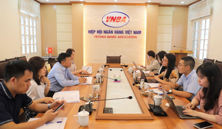Hiệp hội Ngân hàng làm việc với nhóm công tác của Hội đồng Tư vấn cải cách Thủ tục hành chính