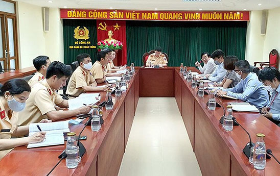 Hiệp hội Ngân hàng làm việc với Cục Cảnh sát giao thông về vướng mắc trong việc quản lý tài sản bảo đảm là xe ô tô