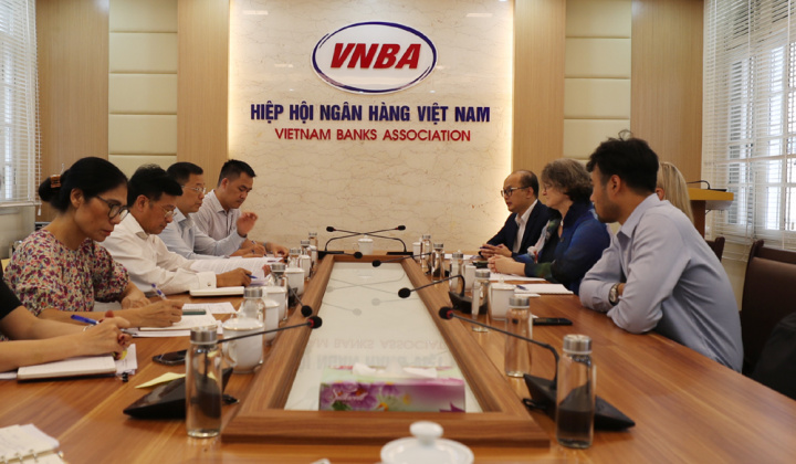 Tổng Thư ký Nguyễn Quốc Hùng tiếp, làm việc với Tổ chức Tài chính Quốc tế (IFC)