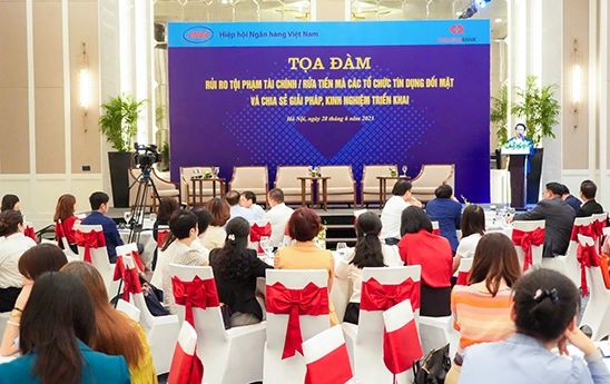 Cảnh báo rủi ro tội phạm rửa tiền mà các tổ chức tín dụng phải đối mặt