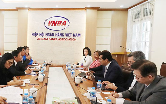 Tổng Thư ký Nguyễn Quốc Hùng tiếp và làm việc với Đoàn IFC