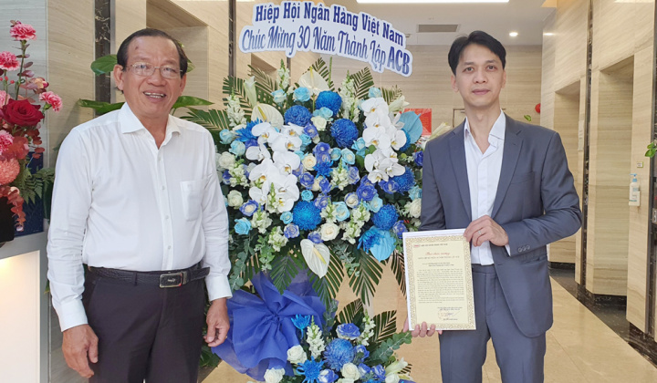Hiệp hội Ngân hàng Việt Nam thăm, chúc mừng ACB nhân dịp kỷ niệm 30 năm thành lập