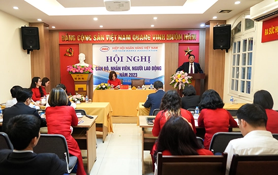 Cơ quan Thường trực Hiệp hội Ngân hàng Việt Nam nhận danh hiệu "Tập thể lao động xuất sắc" năm 2022