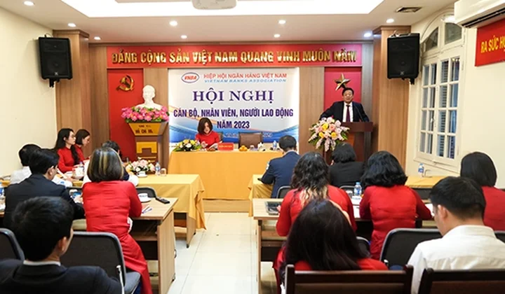 Cơ quan Thường trực Hiệp hội Ngân hàng Việt Nam nhận danh hiệu "Tập thể lao động xuất sắc" năm 2022