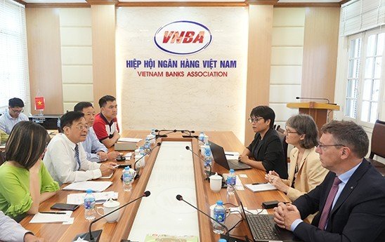 Hiệp hội Ngân hàng Việt Nam làm việc với SWIFT