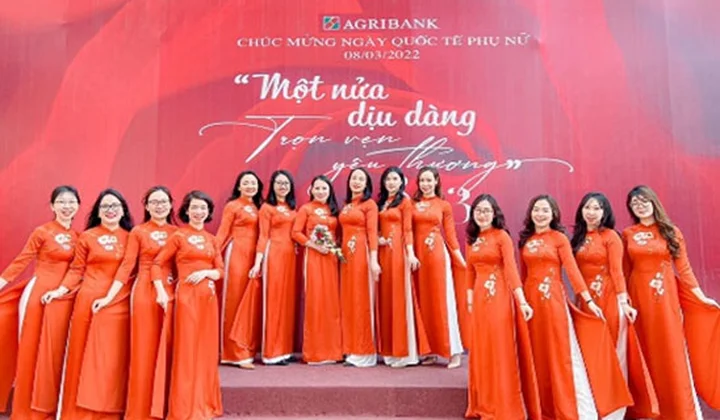 Nữ đoàn viên, người lao động Agribank hưởng ứng tham gia "Tuần lễ Áo dài" năm 2023