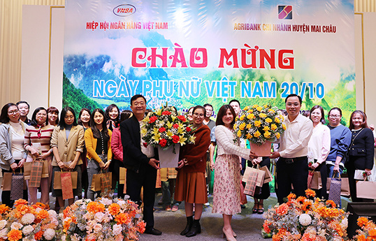 Công đoàn VNBA phối hợp Agribank Mai Châu tổ chức gặp mặt, giao lưu nhân dịp 20/10