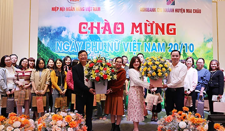 Công đoàn VNBA phối hợp Agribank Mai Châu tổ chức gặp mặt, giao lưu nhân dịp 20/10