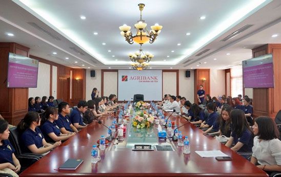Agribank Hà Tây và Học viện Ngân hàng trao đổi kinh nghiệm hoạt động ngân hàng