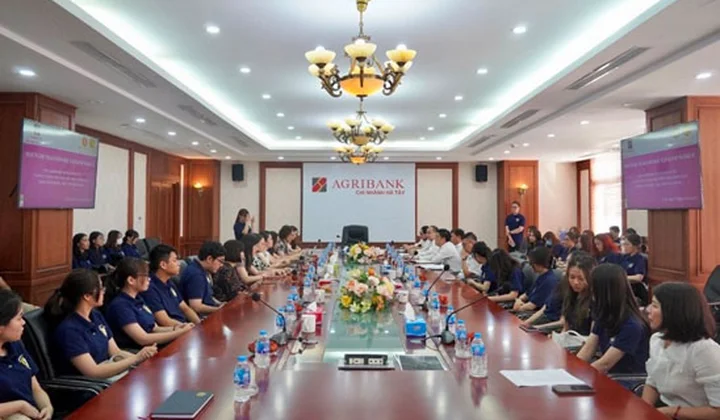 Agribank Hà Tây và Học viện Ngân hàng trao đổi kinh nghiệm hoạt động ngân hàng