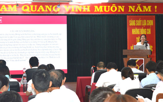 Agribank Ninh Thuận tập huấn sản phẩm dịch vụ và triển khai các văn bản tín dụng