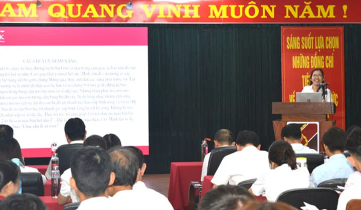 Agribank Ninh Thuận tập huấn sản phẩm dịch vụ và triển khai các văn bản tín dụng