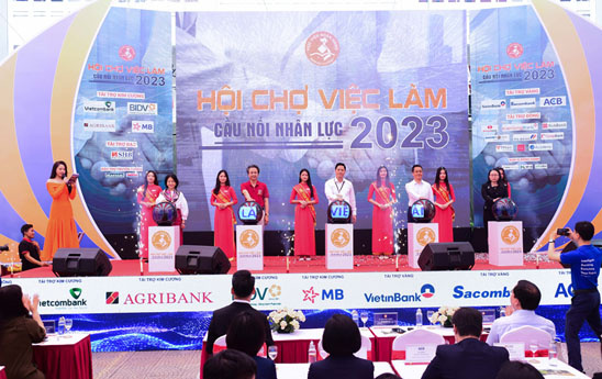 VietinBank đồng hành cùng Hội chợ việc làm của Học viện Ngân hàng