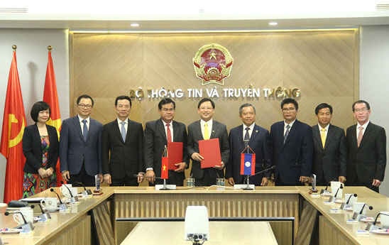 Bưu điện Việt Nam và Bưu chính Lào ký kết Biên bản ghi nhớ thúc đẩy hợp tác trong lĩnh vực bưu chính