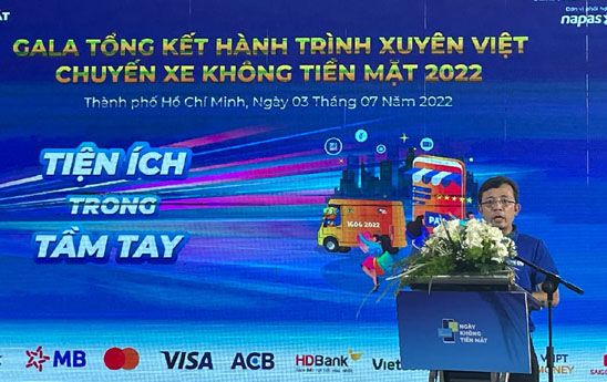 Chuyến xe không tiền mặt khiến người dân Sài Gòn thich thú