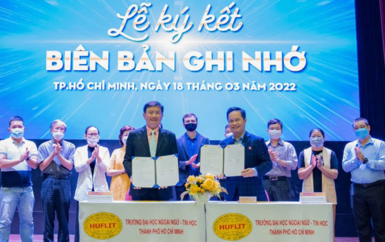 MoMo ký kết với đại học HUFLIT tăng cường hợp tác đào tạo và cung ứng nguồn nhân lực
