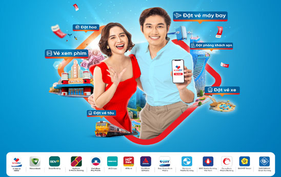 Nhiều ứng dụng ngân hàng tung combo ưu đãi đặt vé máy bay, khách sạn, tàu, xe giảm 50%